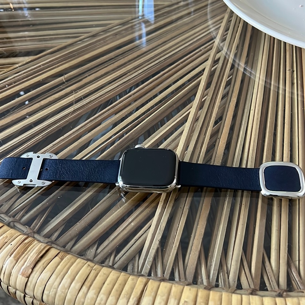 Series 8 STAINLESS STEEL APPLE WATCH ORIGINAL BOX INCLUDED